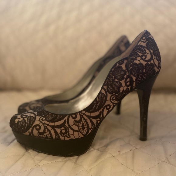 Pumps - Picture 2 of 5